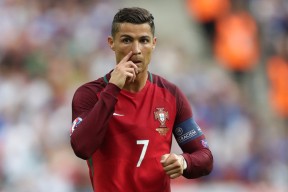 王嘉男签约新东家田径世锦赛，王嘉男比赛视频