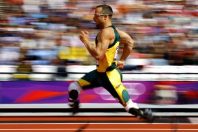 女篮国家队强化防守协同提升团队防守能力，女子篮球防守视频