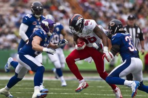 出发反应速度快，转身动作紧凑，动作反应快的成语