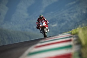 《英雄联盟》“预选战”正式开启，冠军殊途同归！